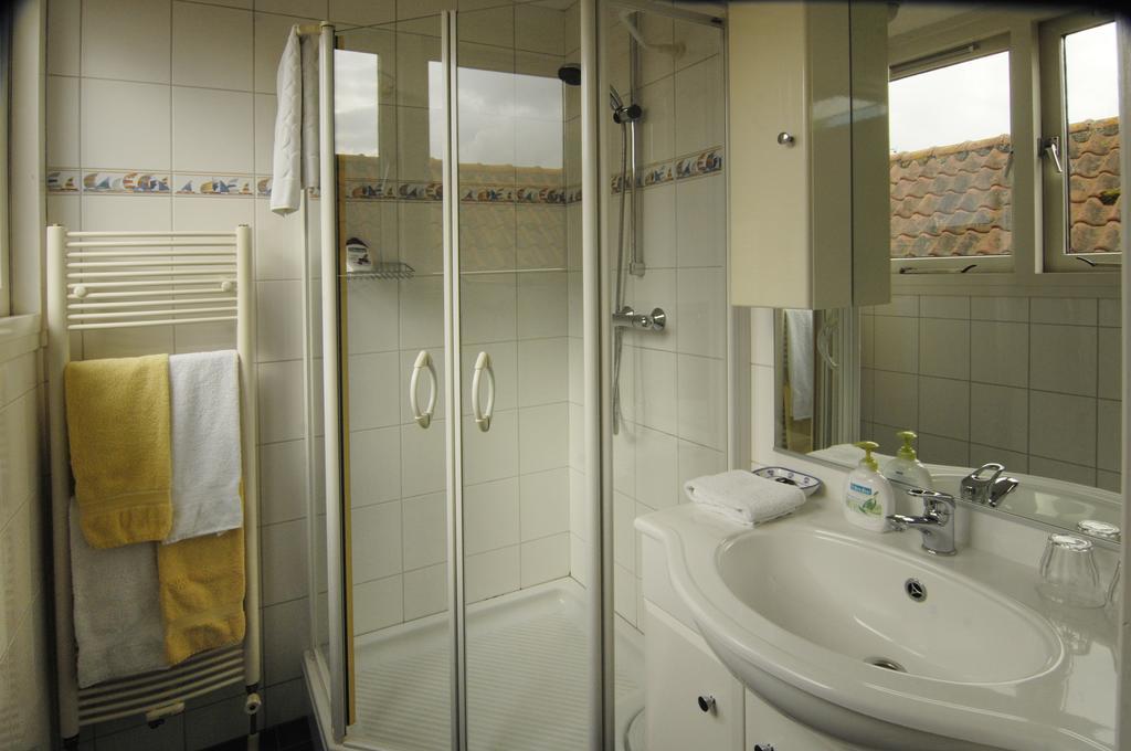 De Zonnehoed Bed and Breakfast Lisse Kamer foto